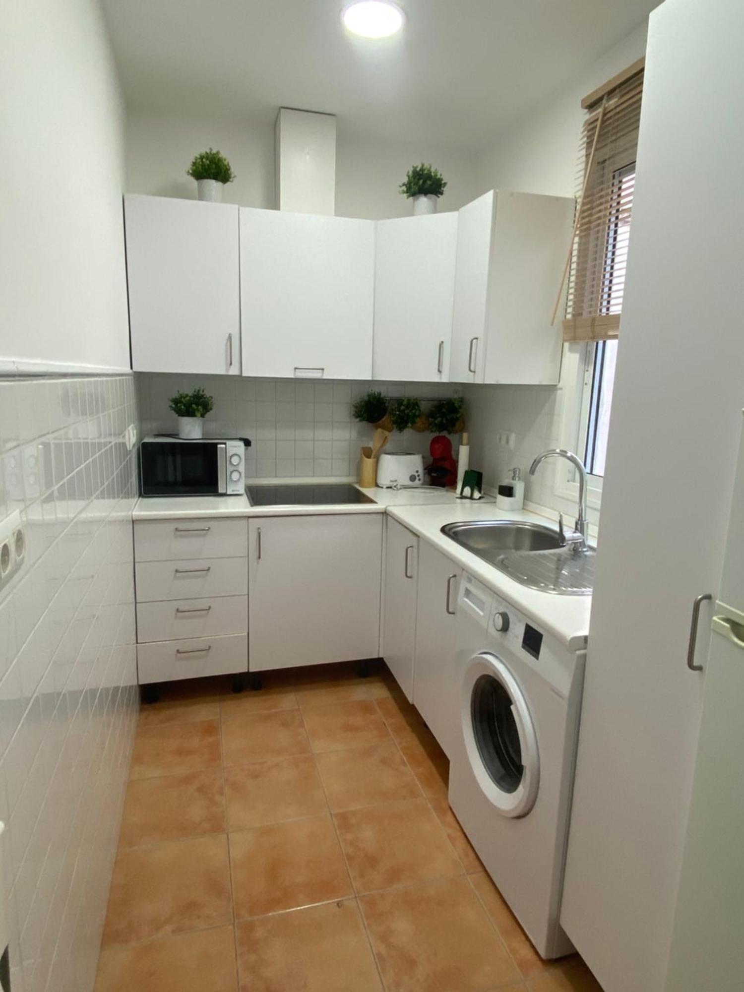 2 Bedroom Virgen De Begona Sevilla Eksteriør billede