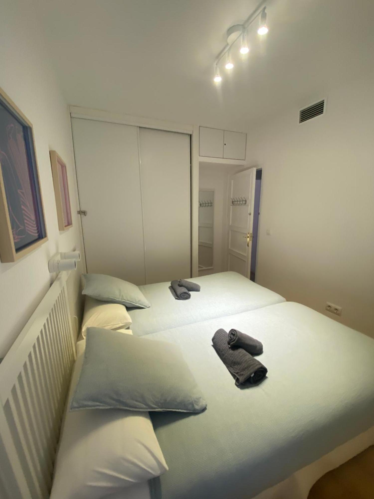 2 Bedroom Virgen De Begona Sevilla Eksteriør billede